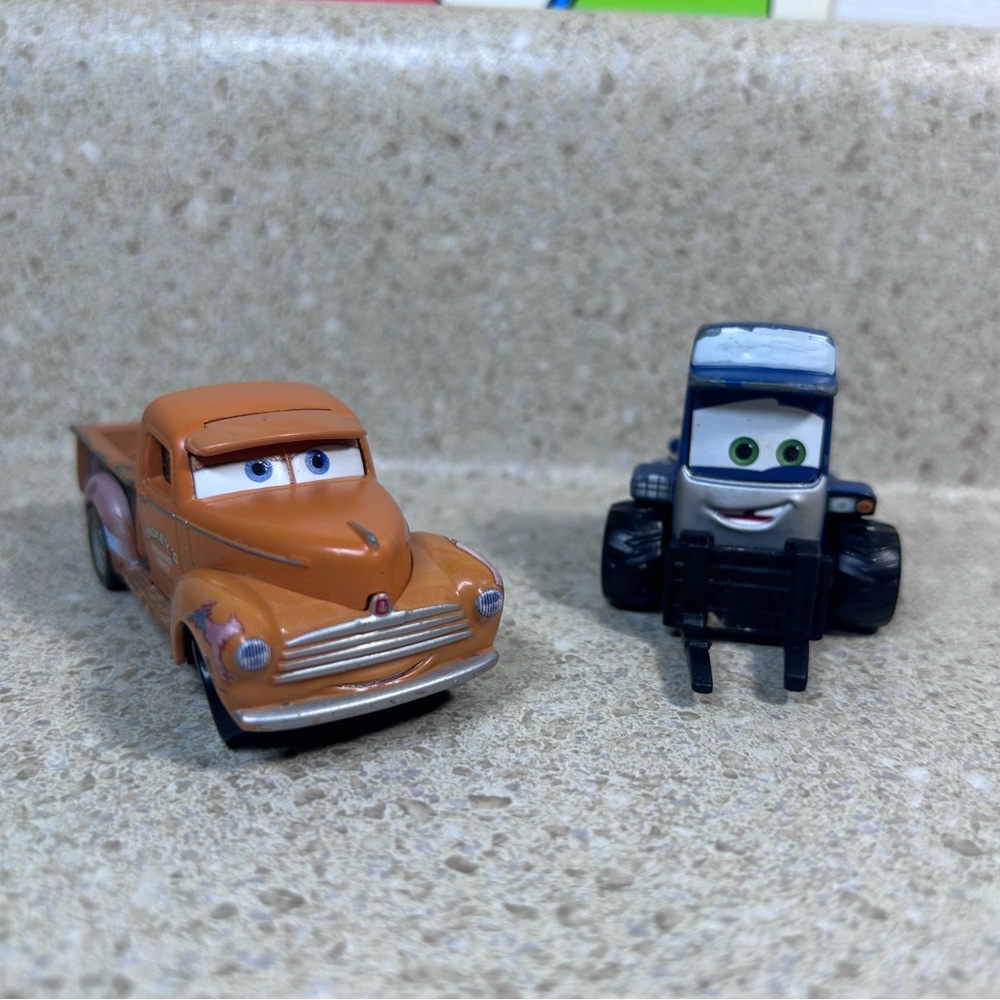 Disney Pixar Cars DieCast Maru Forklift and Smokey Truck